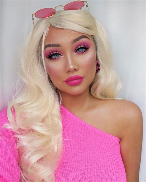Aug 28, 2020 · A new Barbie-themed makeup line is filled with lipstick, nail polish, eye shadow, and more inspired by the classic doll Amanda Krause 2020-08-28T17:08:00Z 